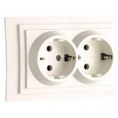 Розетка двойная с заземлением mono electric larissa 103-010104-120